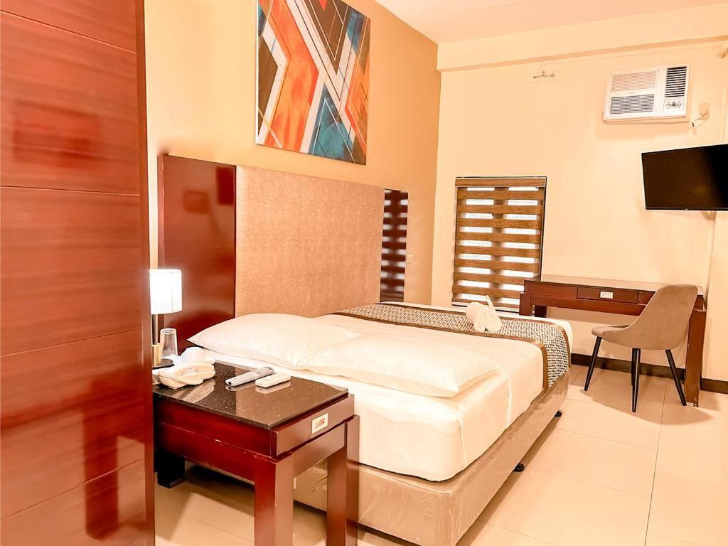 Petite Double Room